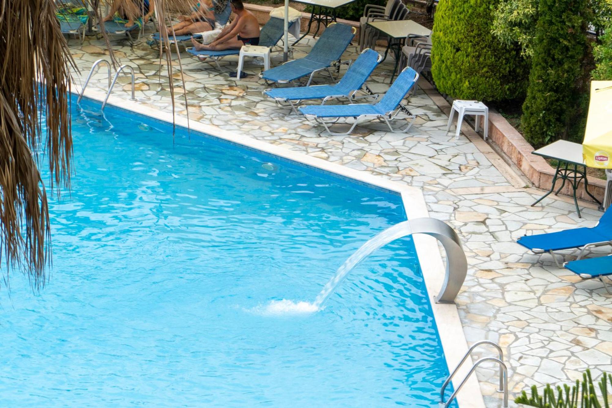Hotel Mediterrane Sarandë 外观 照片