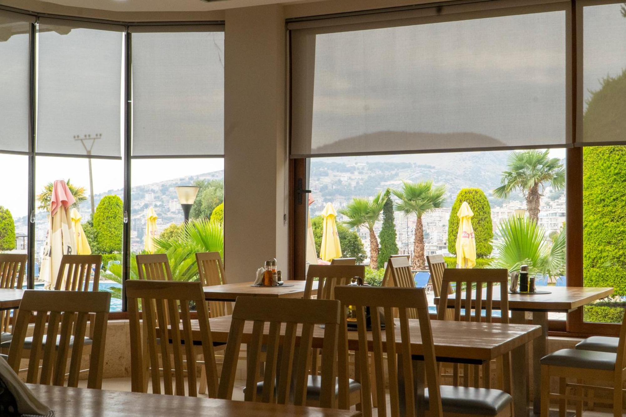 Hotel Mediterrane Sarandë 外观 照片