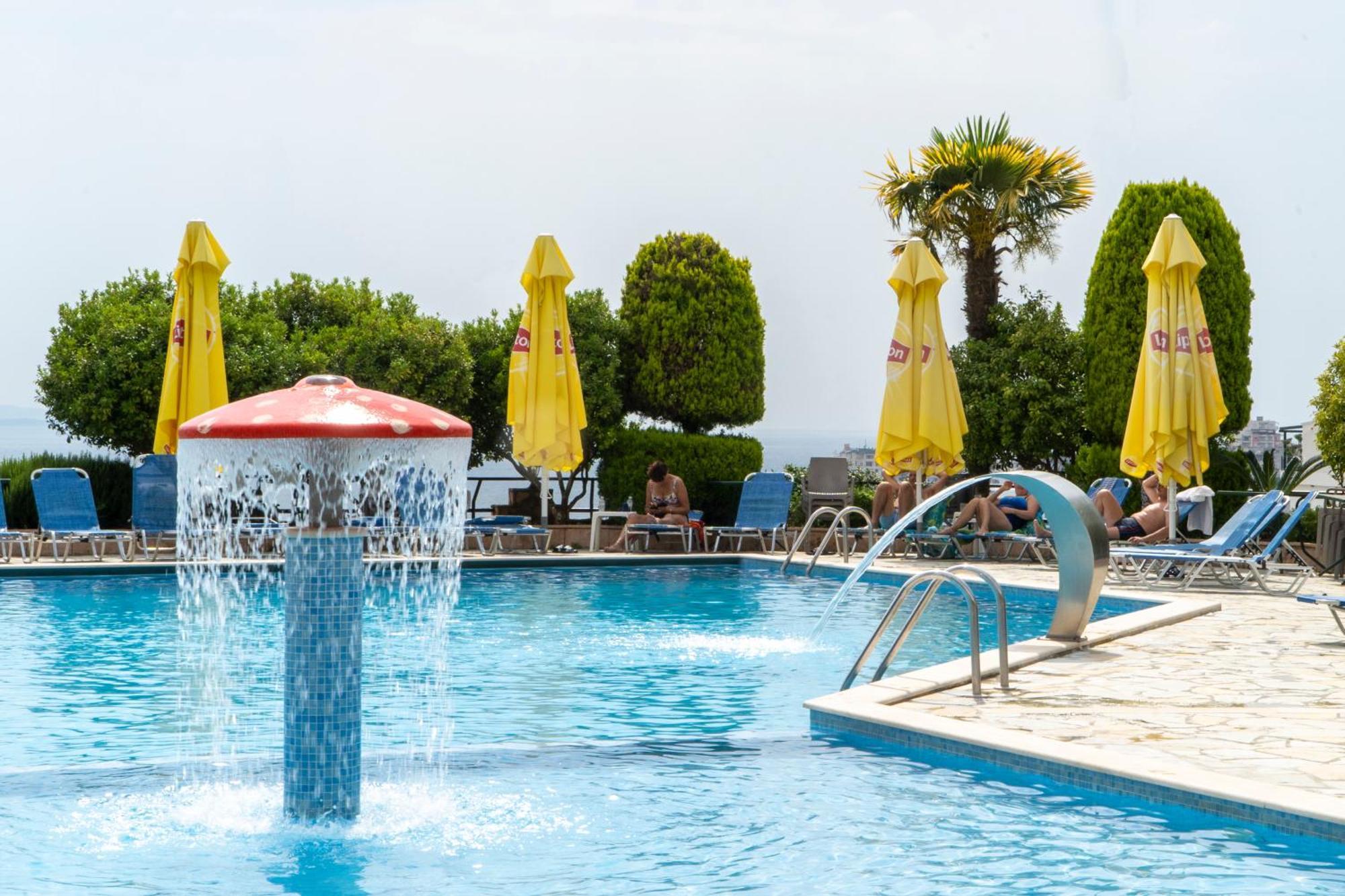Hotel Mediterrane Sarandë 外观 照片
