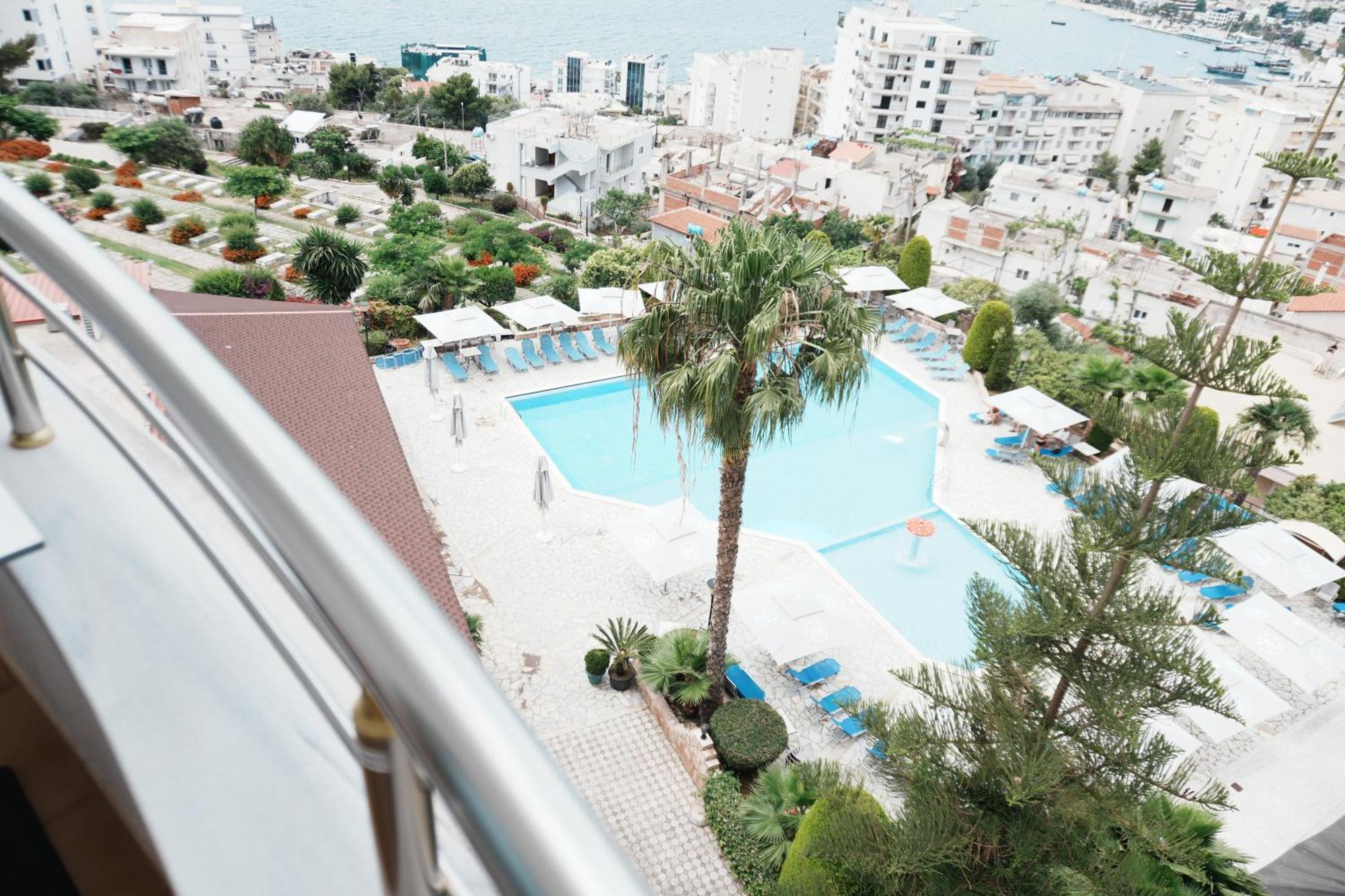 Hotel Mediterrane Sarandë 外观 照片