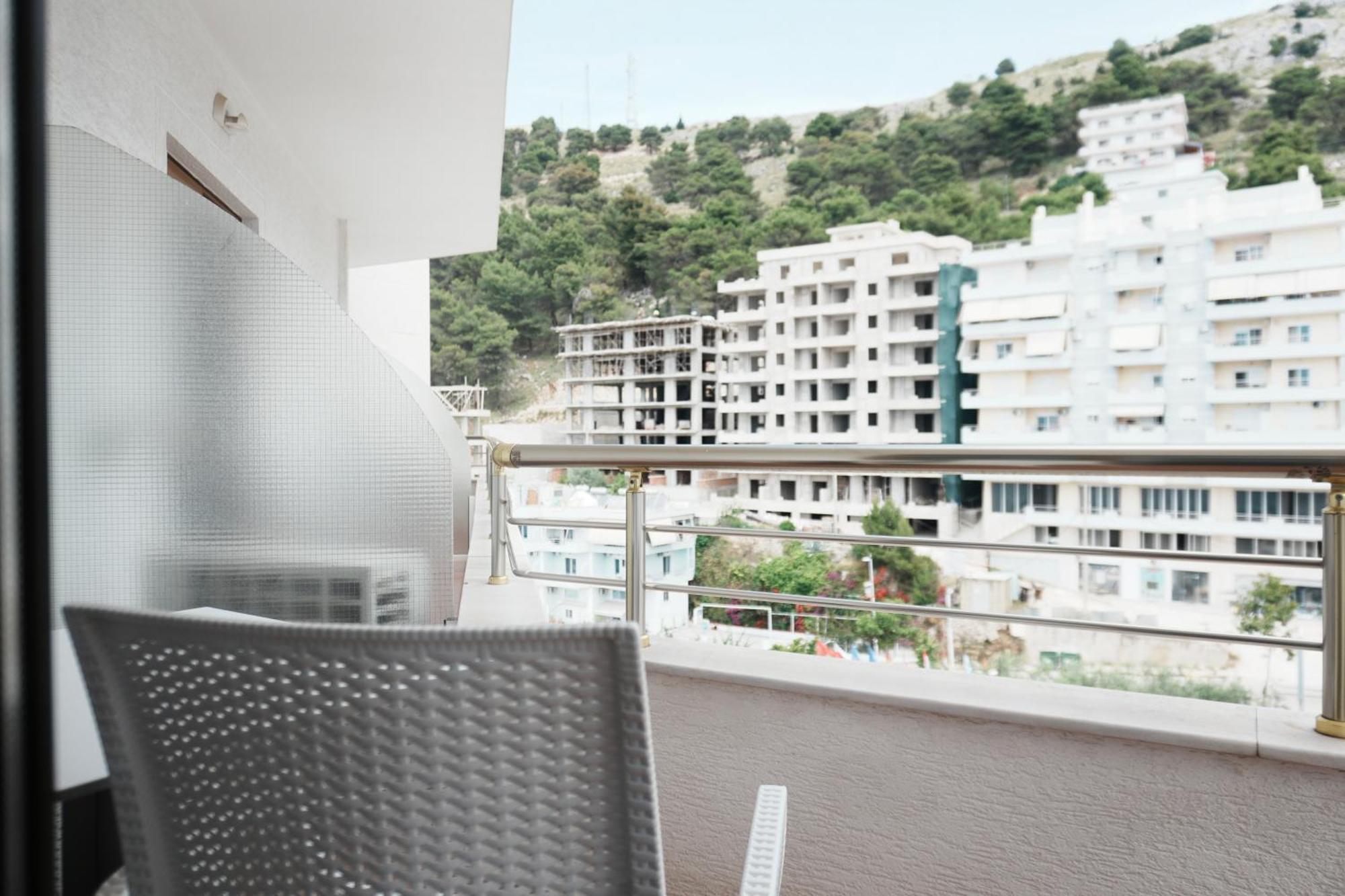 Hotel Mediterrane Sarandë 外观 照片