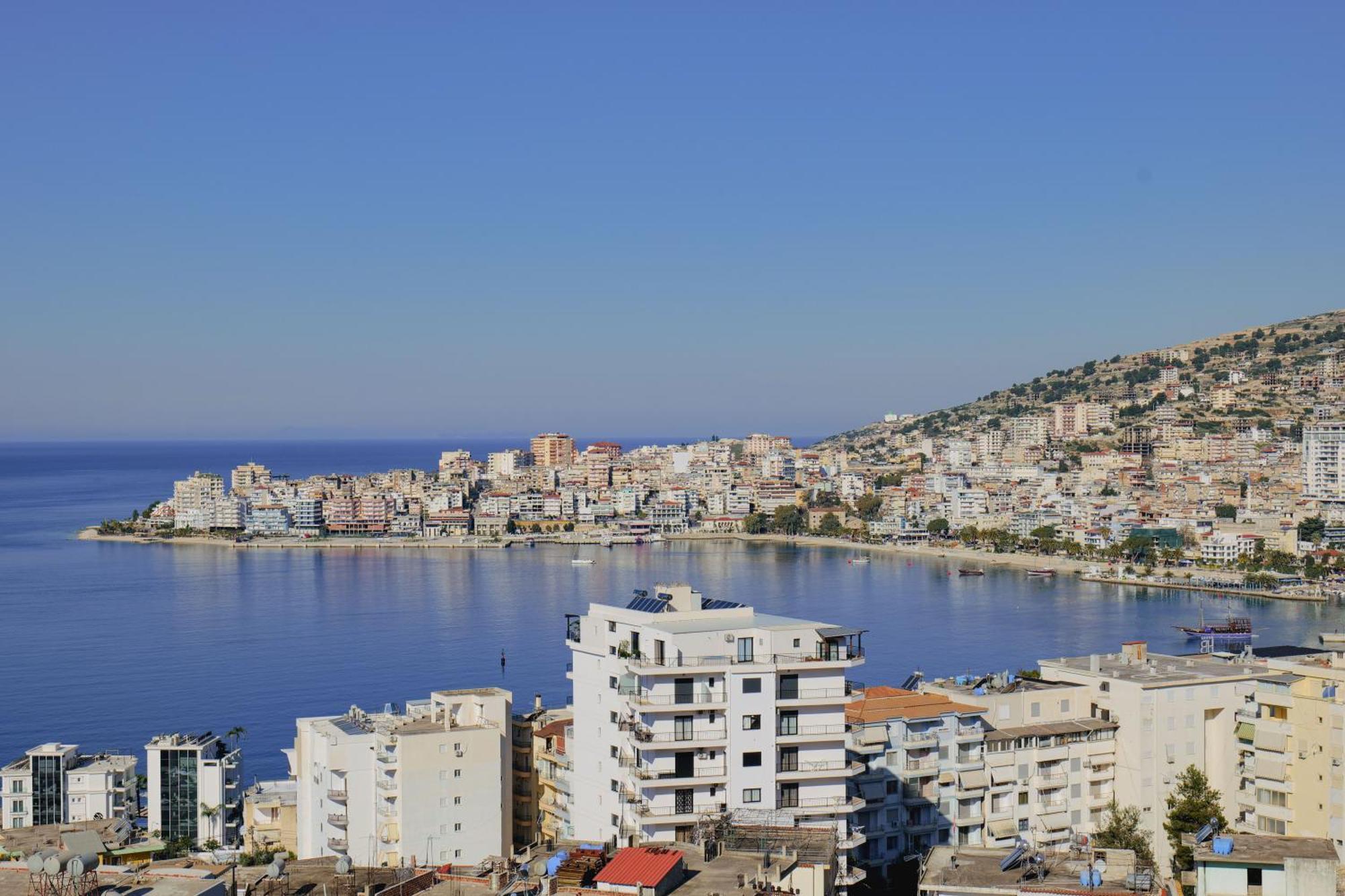Hotel Mediterrane Sarandë 外观 照片